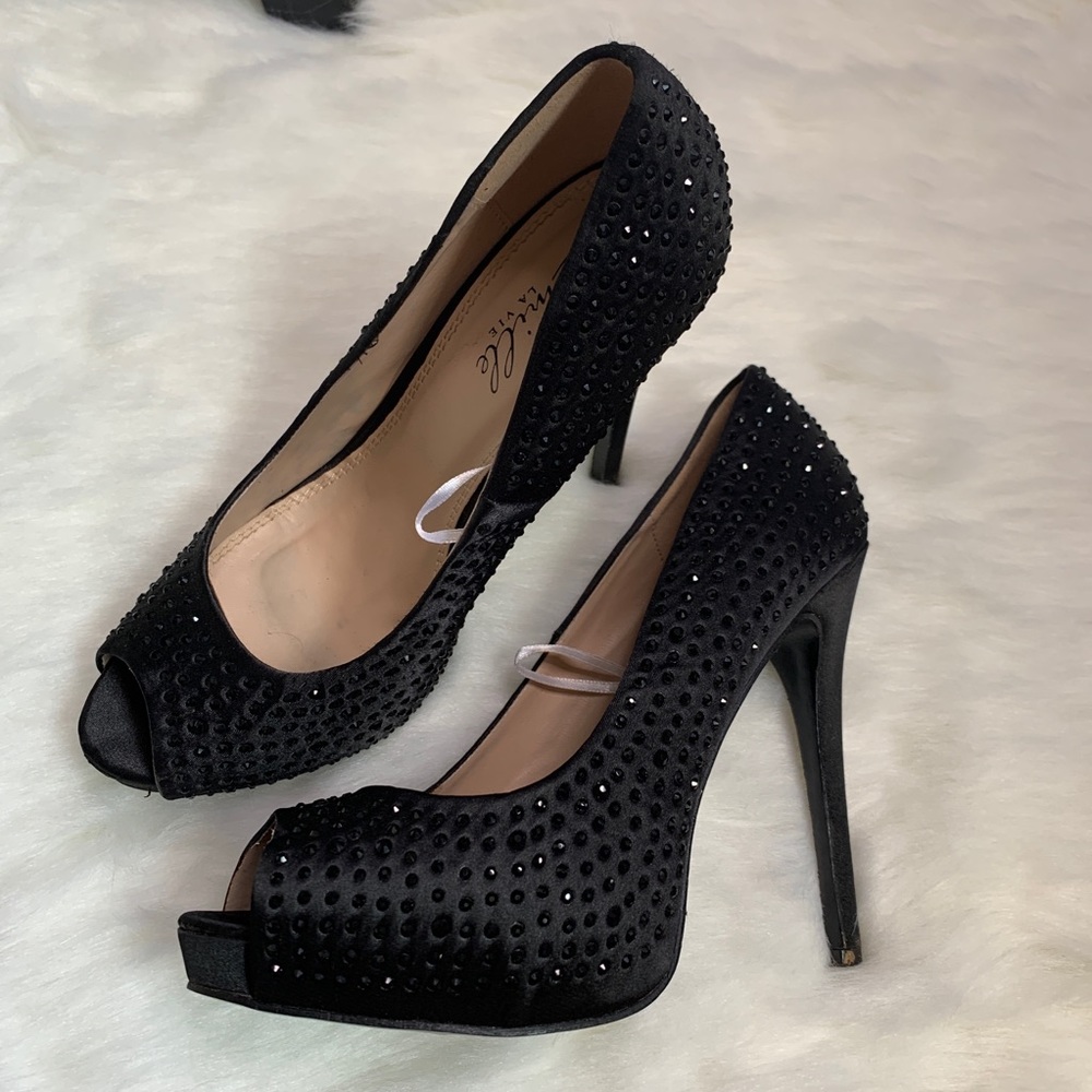 Camille La Vie Black Heels sz7.5